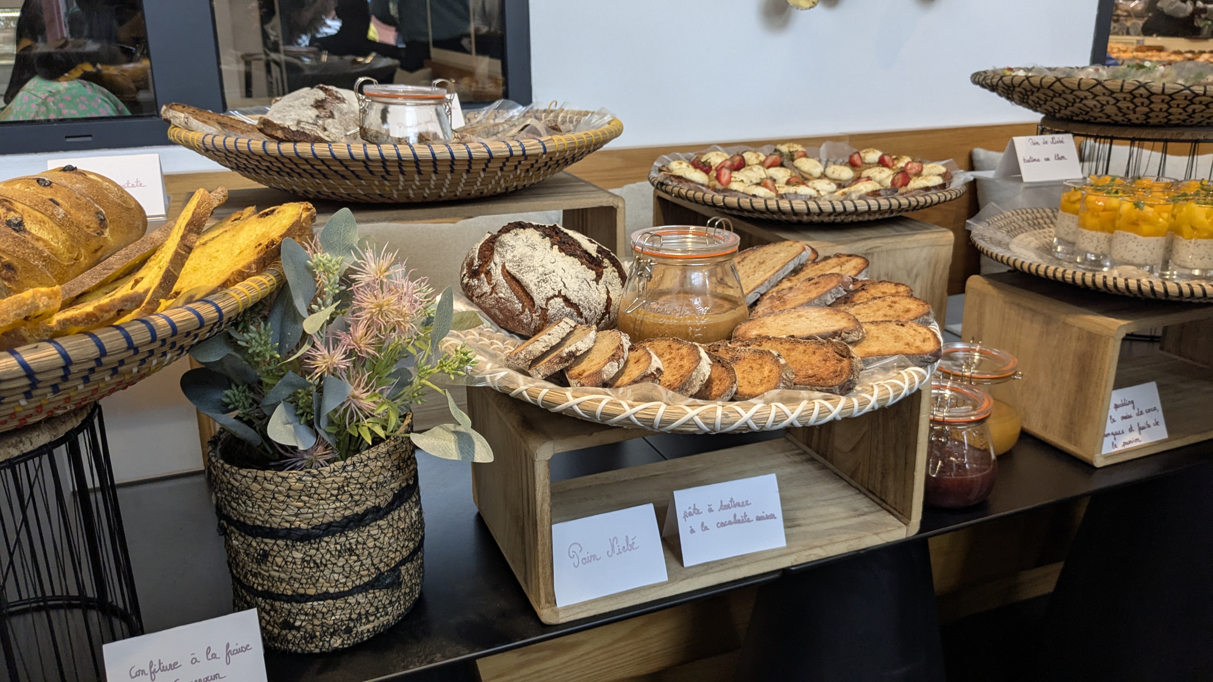 PLATS2.jpg (2.39 MB)