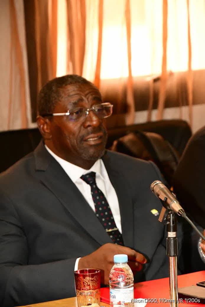 MAIRE DOUALA.jpg (53 KB)