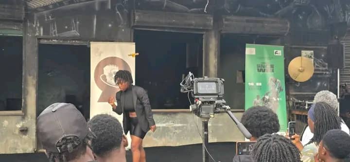 dw2 - Copie.jpeg (25 KB)